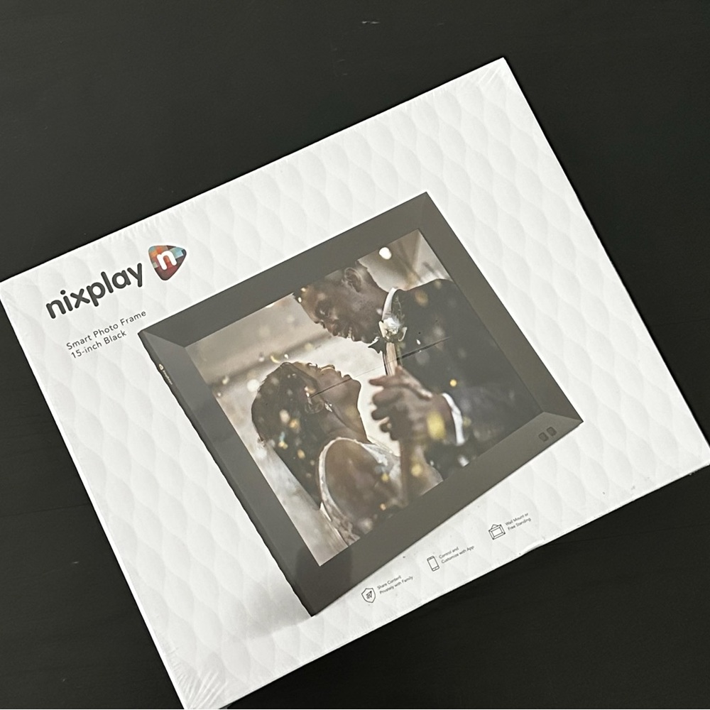 15” Black Smart Photo Frame. NWT.